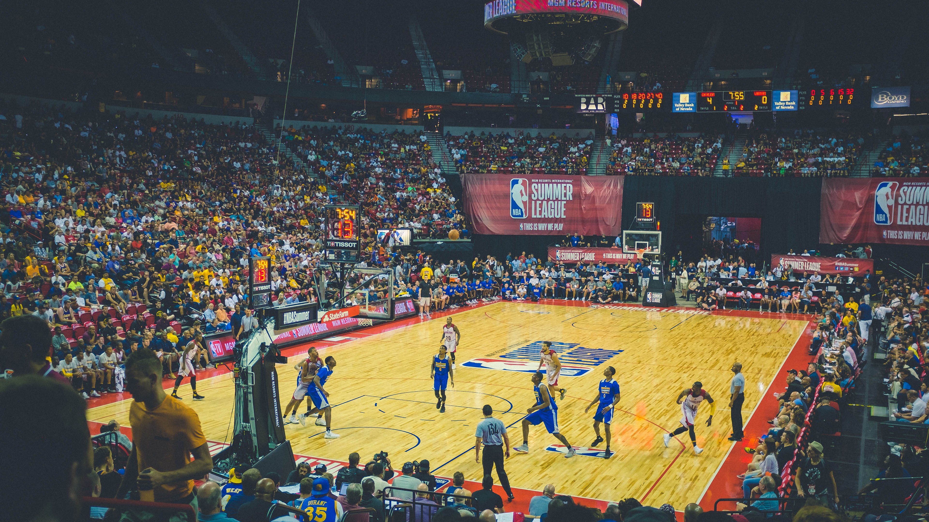 手术刀与定音锤，范弗利特如何用17毫米的冷静切开西决之夜